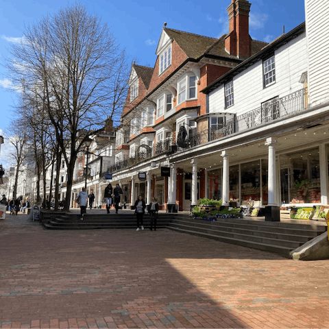 Find a Royal Tunbridge Wells cafe for scones and tea, a short drive away