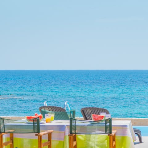 Enjoy an alfresco Greek meze