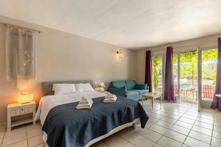 Bedroom photo