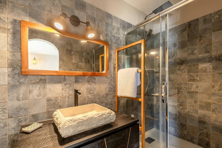 Bathroom photo