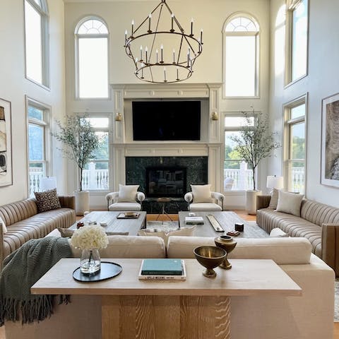 Enjoy cosy movie nights and games by the fire