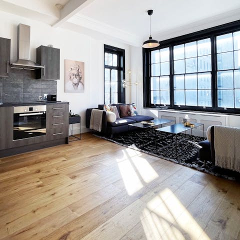 Enjoy loads of natural light streaming in through the warehouse-style windows