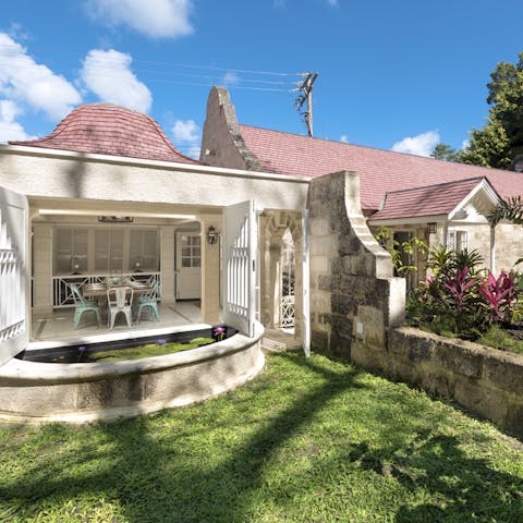 Let the breeze in while sitting down to meals