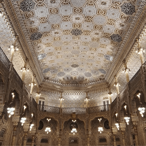 Admire the Neoclassical Bolsa Palace, just 250m away from your apartment