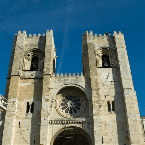 Stroll to the gorgeous Lisbon Cathedral in only nineteen minutes