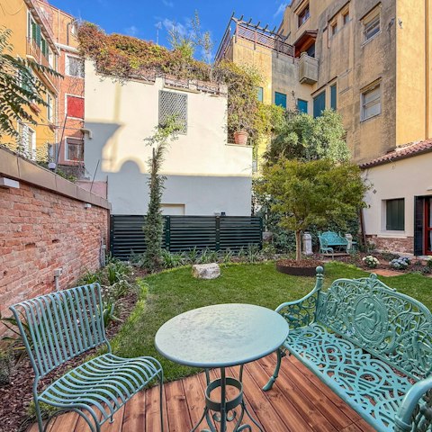 Relax in the Italian sun in the shared garden