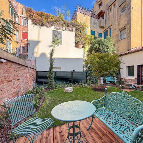 Relax in the Italian sun in the shared garden