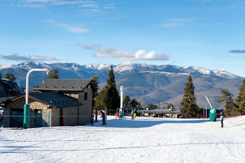 Carve through the spectacular Pyrenean ski slopes in stunning winter scenery