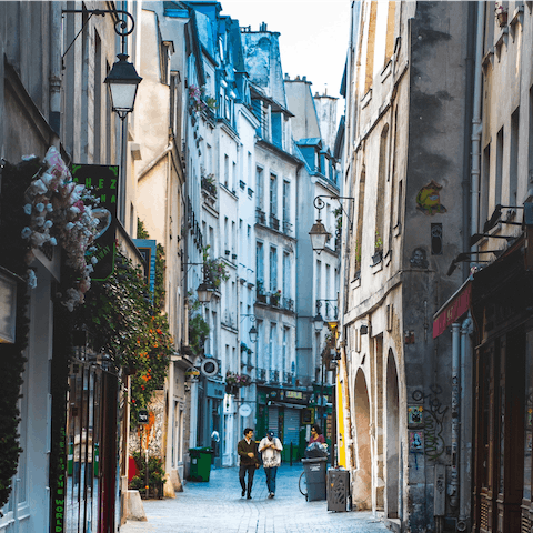 Wander through the winding streets of Le Marais right on your doorstep