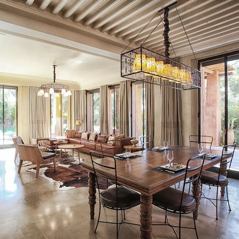 Lay the table for a glamourous evening meal
