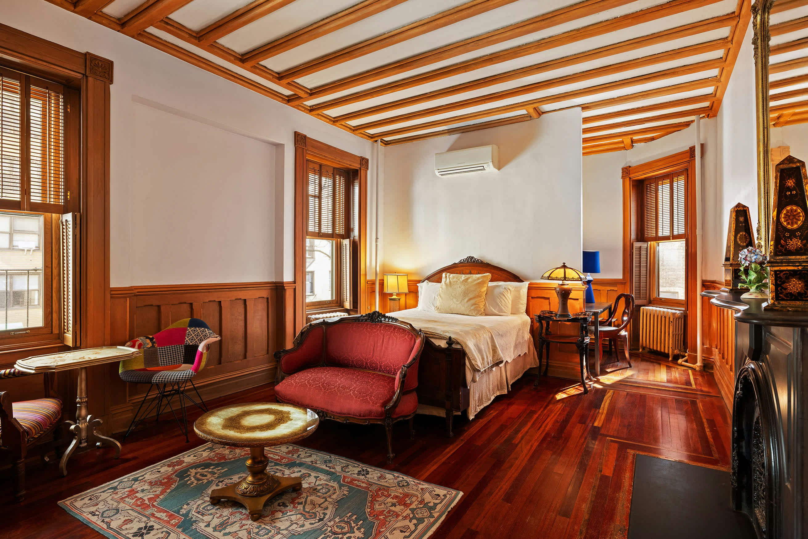 Grand Elegant Corner