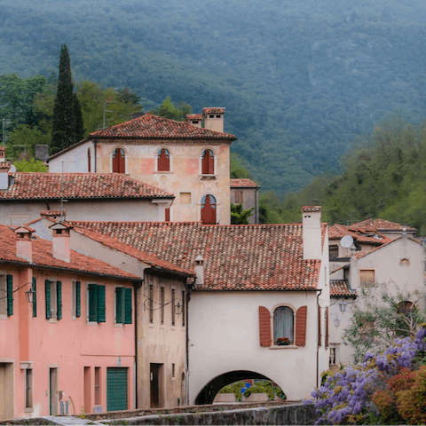 Walk across beautiful countryside and into the centre of Conegliano - thirty–three minutes away