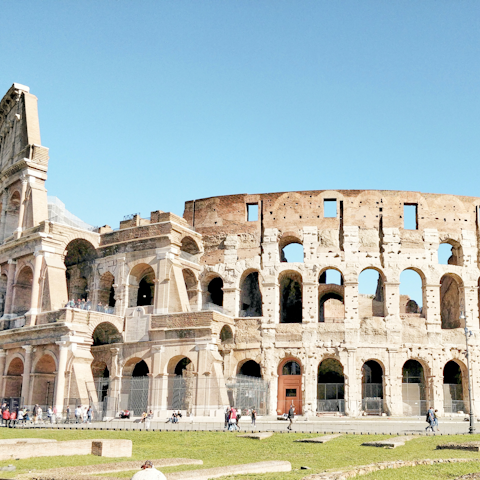 Walk to the Colosseum in thirteen minutes