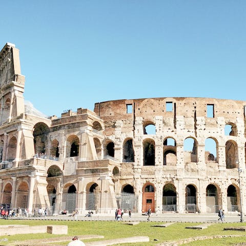 Walk to the Colosseum in thirteen minutes