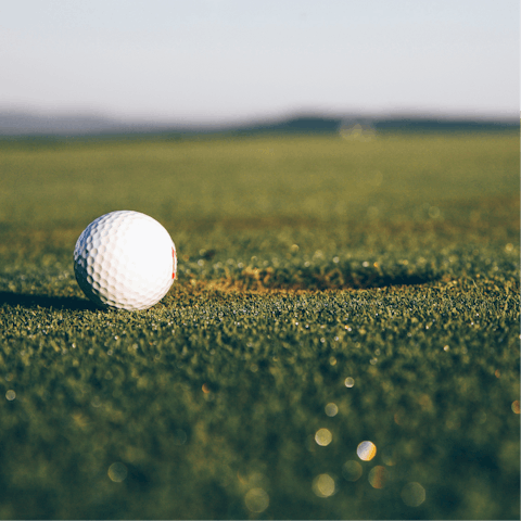 Play a round of golf – reachable in seven minutes by car