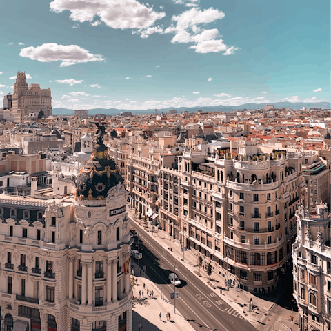 Explore the sought-after Salamanca neighbourhood with its high-end boutiques