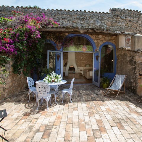Serve up mouthwatering meals in your private courtyard
