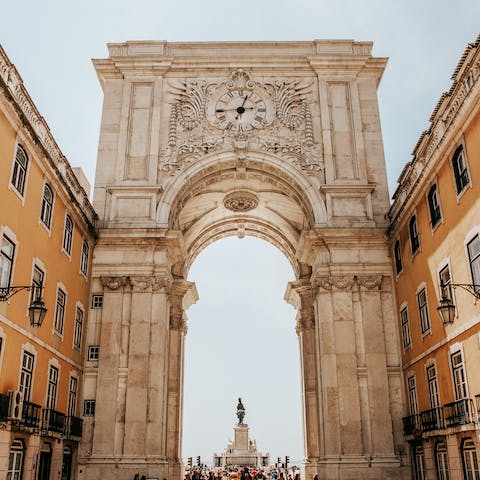 Stay just around the corner from the Arco da Rua Augusta