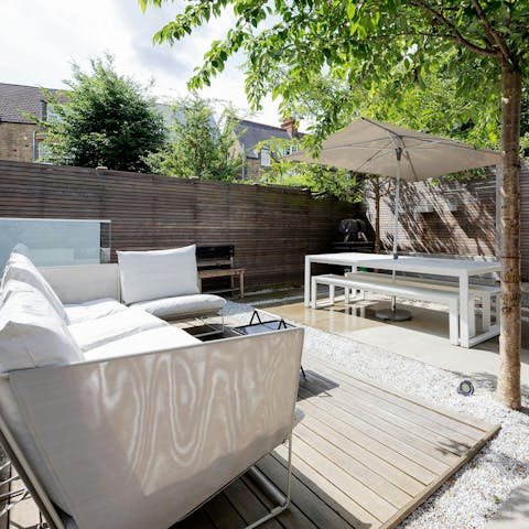 Head out into the garden for warm weather drinks