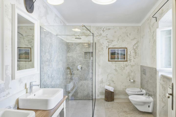 Bathroom photo