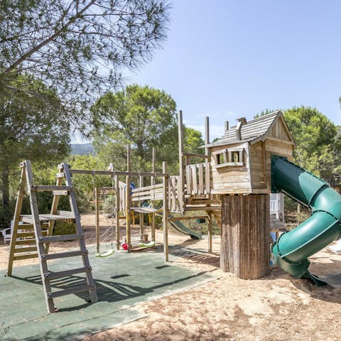 Let the kids entertain themselves in the amazing playground