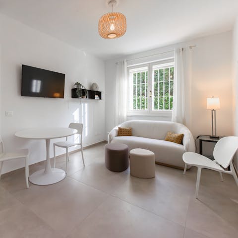 Relax in the stylish open-plan living space