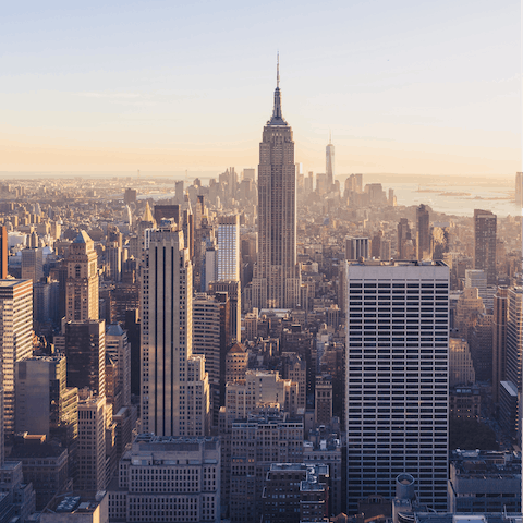 Be in Manhattan in thirty minutes by G train