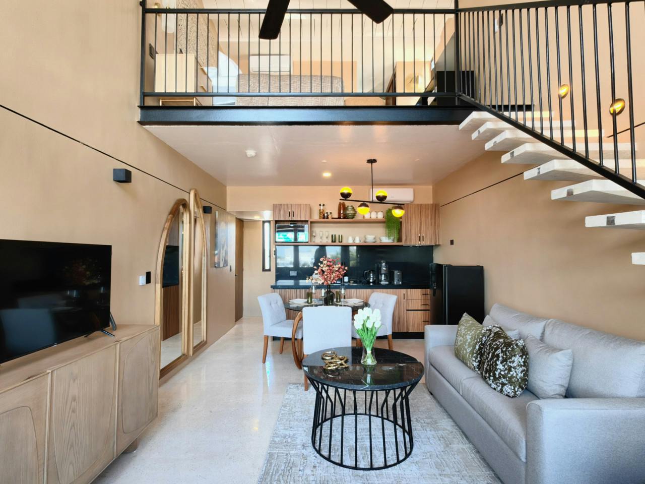 Mezzanine & Sea