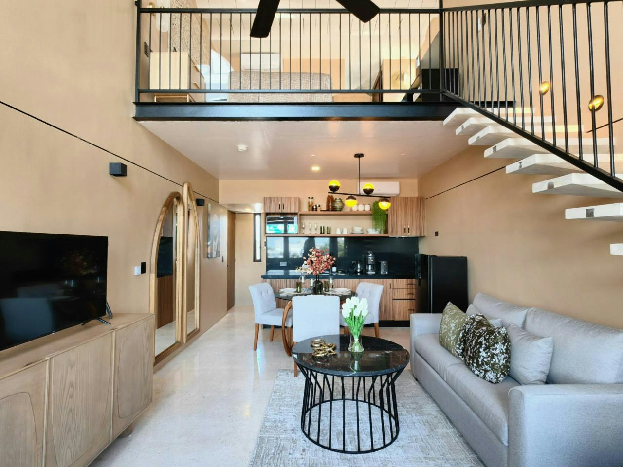 Mezzanine & Sea