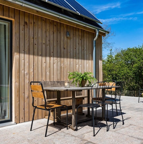 Dine alfresco at every opportunity