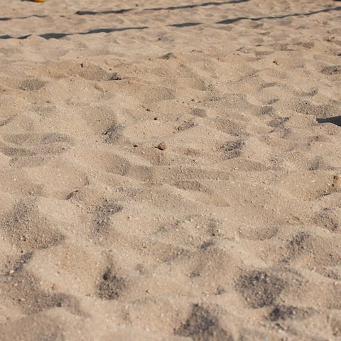 Have your feet on the sand in no time – Mondello Beach is a ten-minute walk