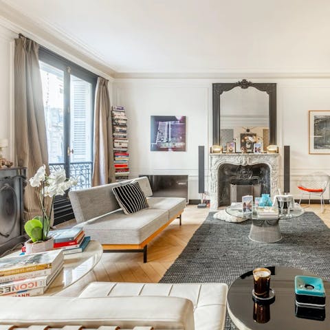 Take a break in the characterful living area after exploring the city