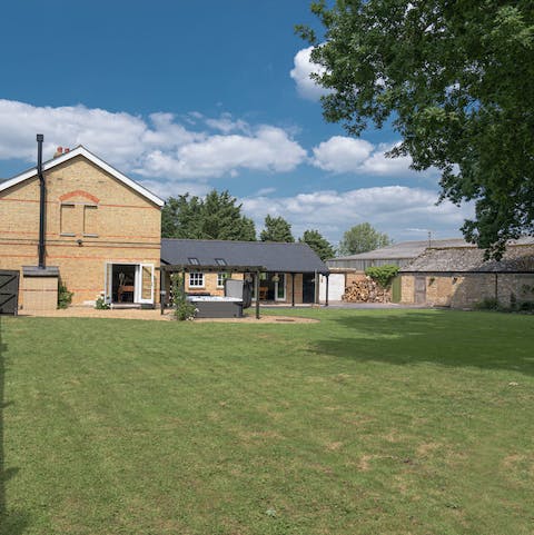 Take full advantage of the sprawling lawn with an afternoon tea, picnic-style