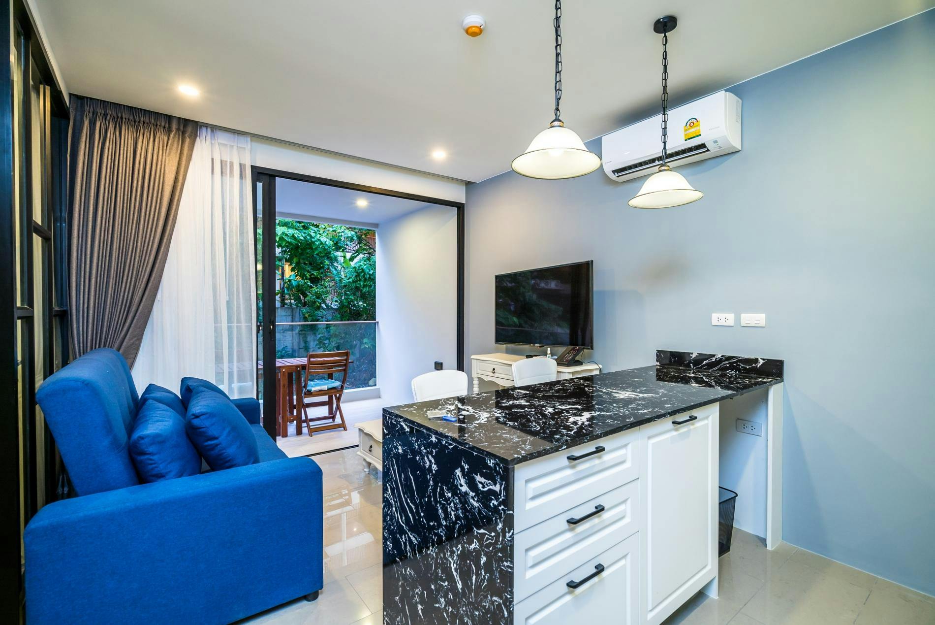 Pools, Beaches & Rooftops