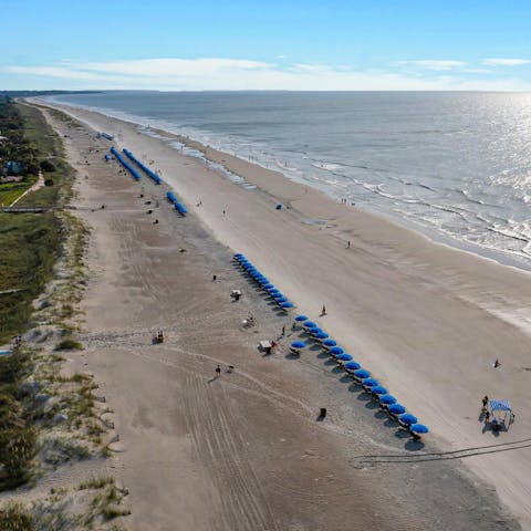 Stroll along the beach – just a few minutes' walk away