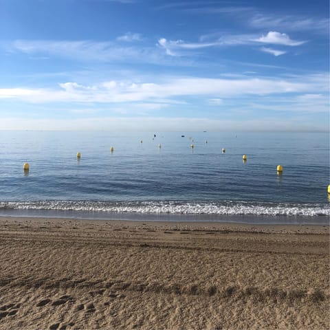 Walk 100m to the beach for a day on the sand