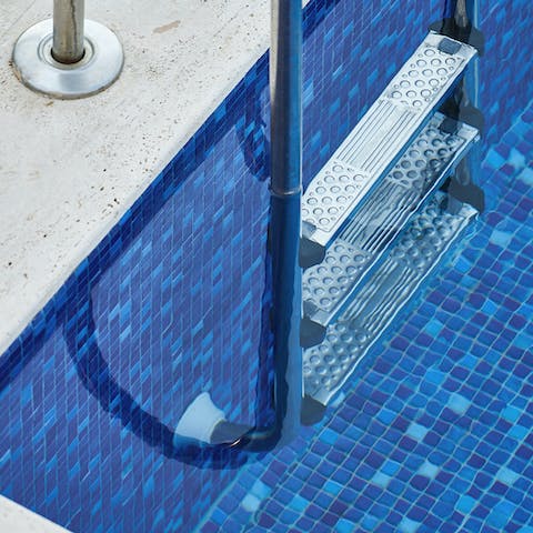 Start your day with a refreshing dip in the residents' plunge pool