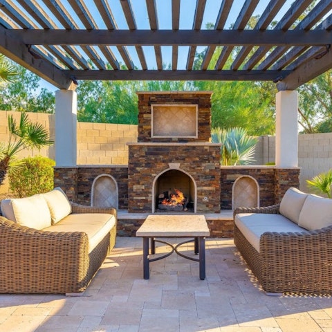 Light the outdoor fire and gather for blissful sunset drinks
