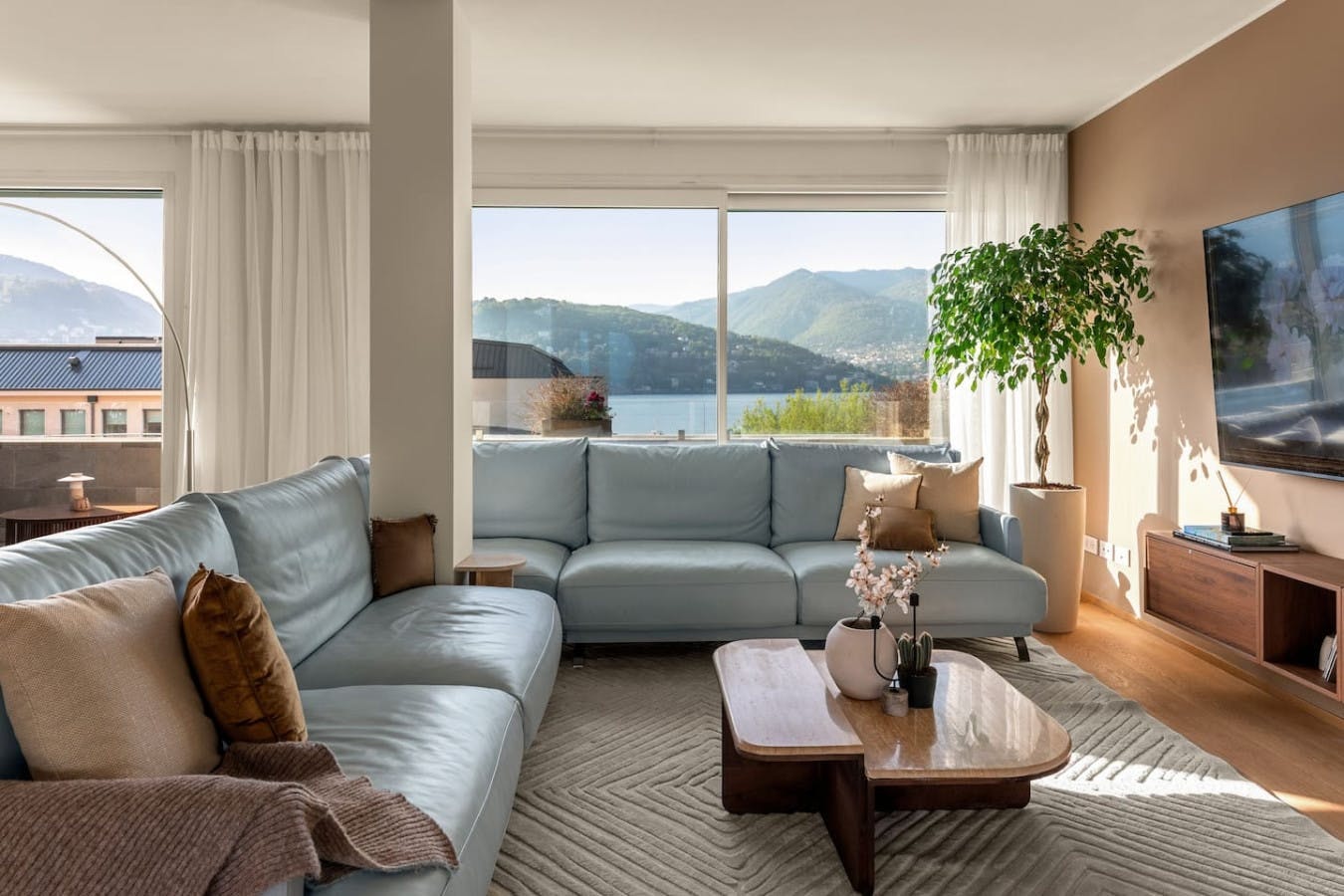 Lake Shores Oasis