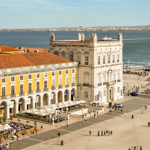 Begin your Lisbon stay with a magical stroll to the Tagus River