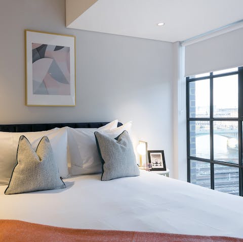 Wake up each morning to a glimpse of the Thames