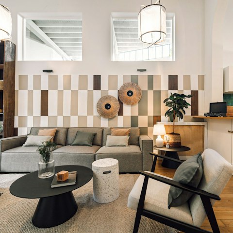 Listen to your favourite record while lounging in the living area