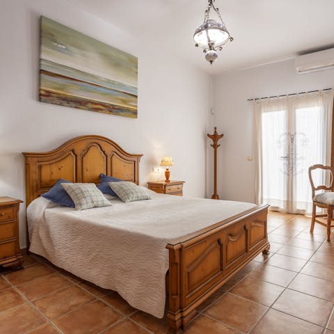 Wake up well-rested in the comfy bedrooms and get ready for another day in the sun