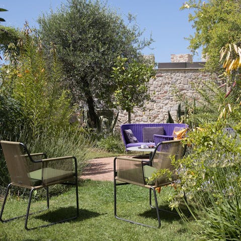 Laze on the lawn with your favourite novel and fresh, Italian bread