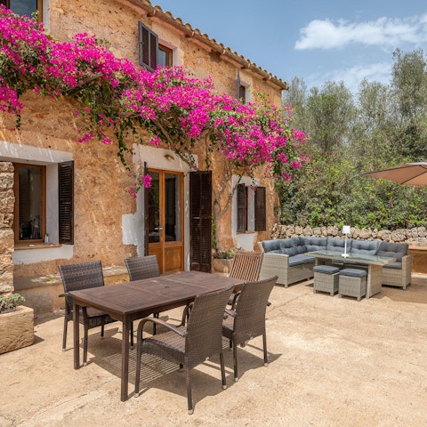 Embrace a wonderful sense of tradition with al fresco dining