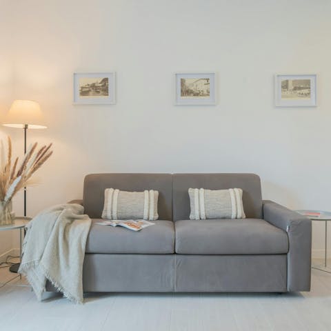 Relax on the sofa after a busy day exploring Lake Como