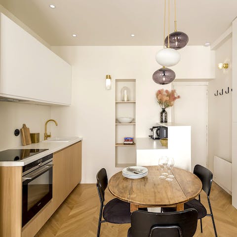 Start your day with a café au lait and some homemade crêpes for breakfast