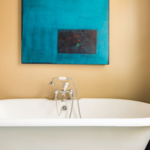 Relax in the en-suite bath