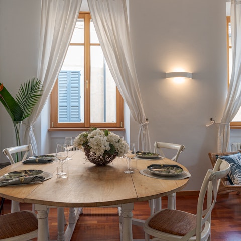 Look forward to ending your afternoon with an Aperol in the comfortable living space