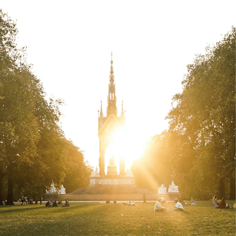 Go for a morning jog through Hyde Park, within easy walking distance